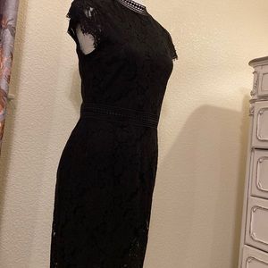 Midi lace dress lined black